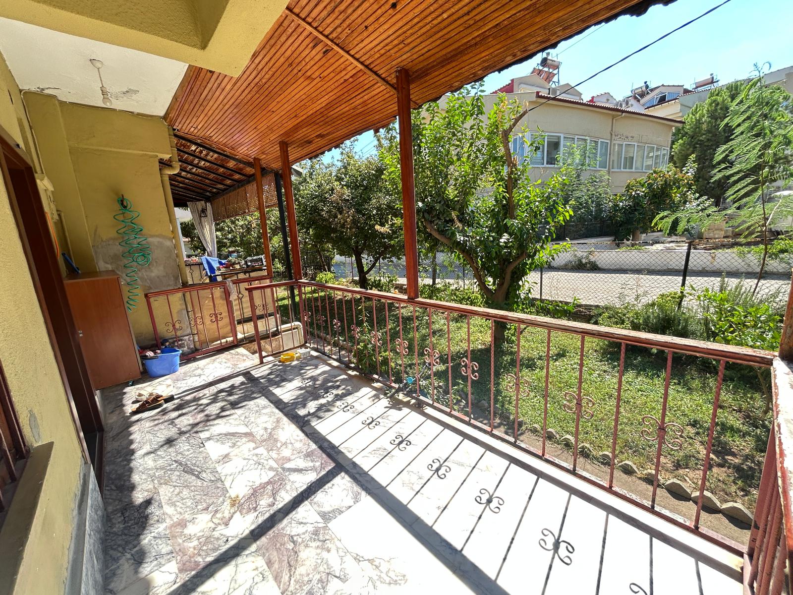 MARMARİS ARMUTALANDA KÖŞE KONUM BAHÇELİ SATILIK 3+1 TRİBLEKS VİLLA